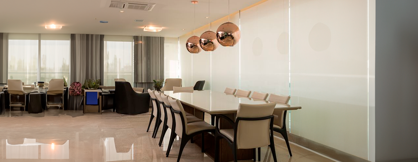 Cortinas e persianas sob medida para valorizar imóvel